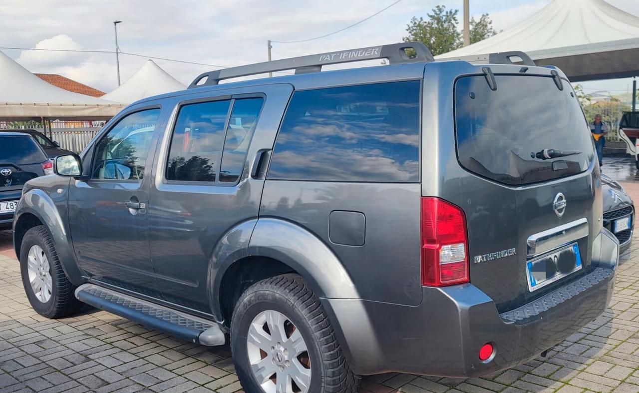 Nissan Pathfinder Nissan Pathfinder 7 posti