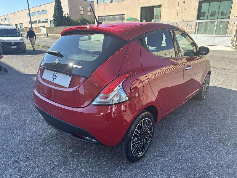 Lancia Ypsilon Ypsilon 1.0 firefly hybrid Silver Plus s&s 70cv