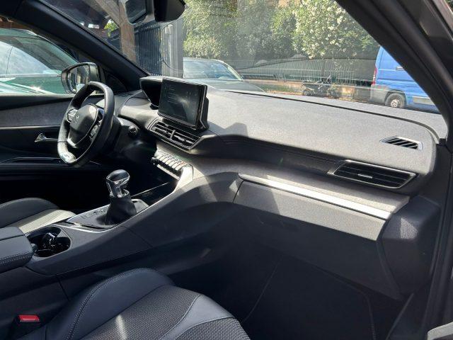 PEUGEOT 5008 PureTech Turbo 130 GT