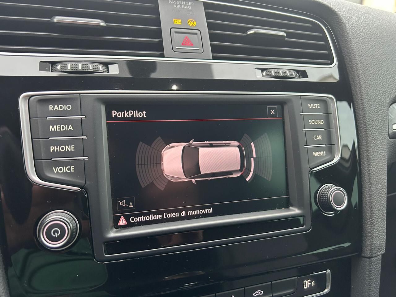 Volkswagen Golf 1.6 TDI 110Cv R-LINE DSG/LED-2017