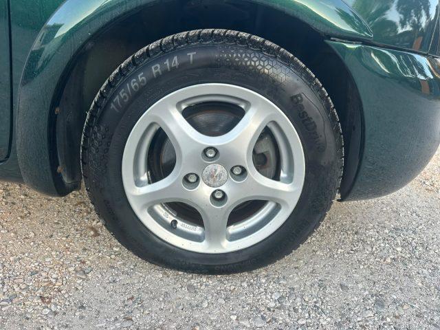 TOYOTA Yaris Verso 1.3i 16V cat Sol