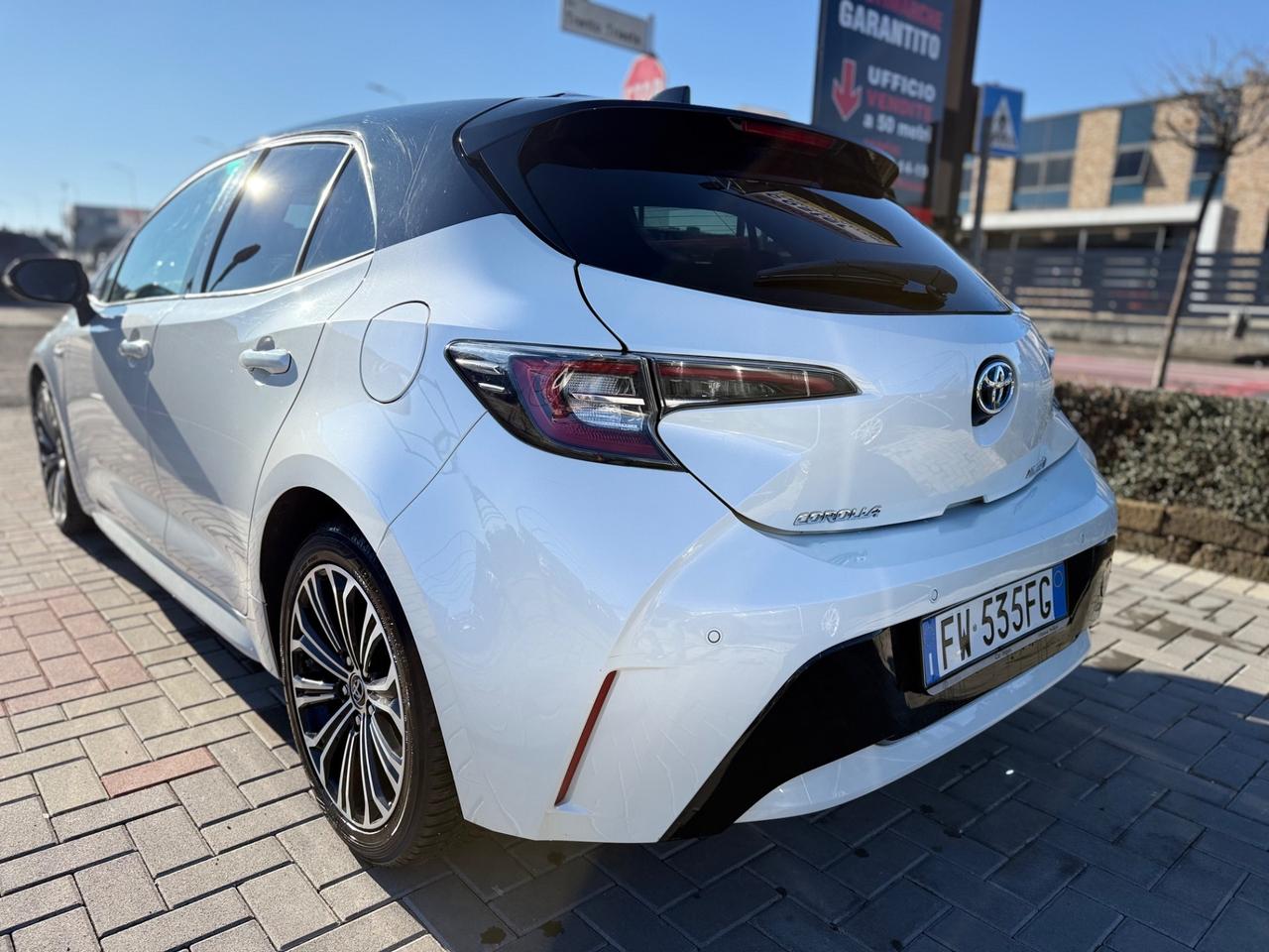 Toyota Corolla 1.8 HIBRID CVT 98CV STYLE