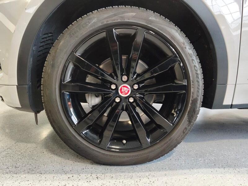 JAGUAR E-Pace (X540) E-Pace 2.0D 180 CV A...