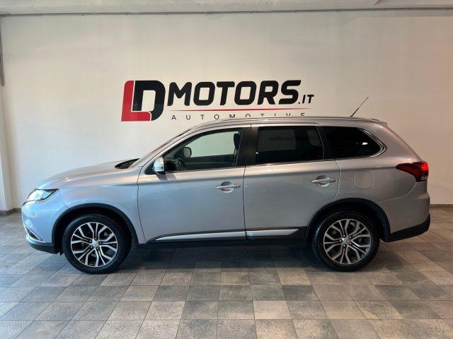 MITSUBISHI Outlander 2.2 DI-D 4WD Instyle 7p.
