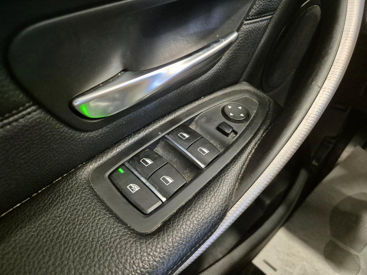 BMW 320 i Touring Msport auto - UNIRPOPRIETARIO - Cruise/Lim - Sens. park.