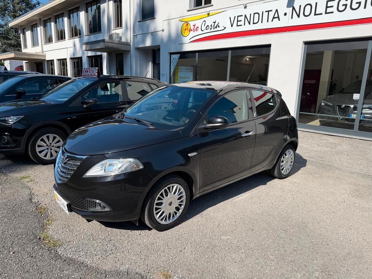 Lancia Ypsilon 1.2 69 CV 5 porte S&S Platinum E6
