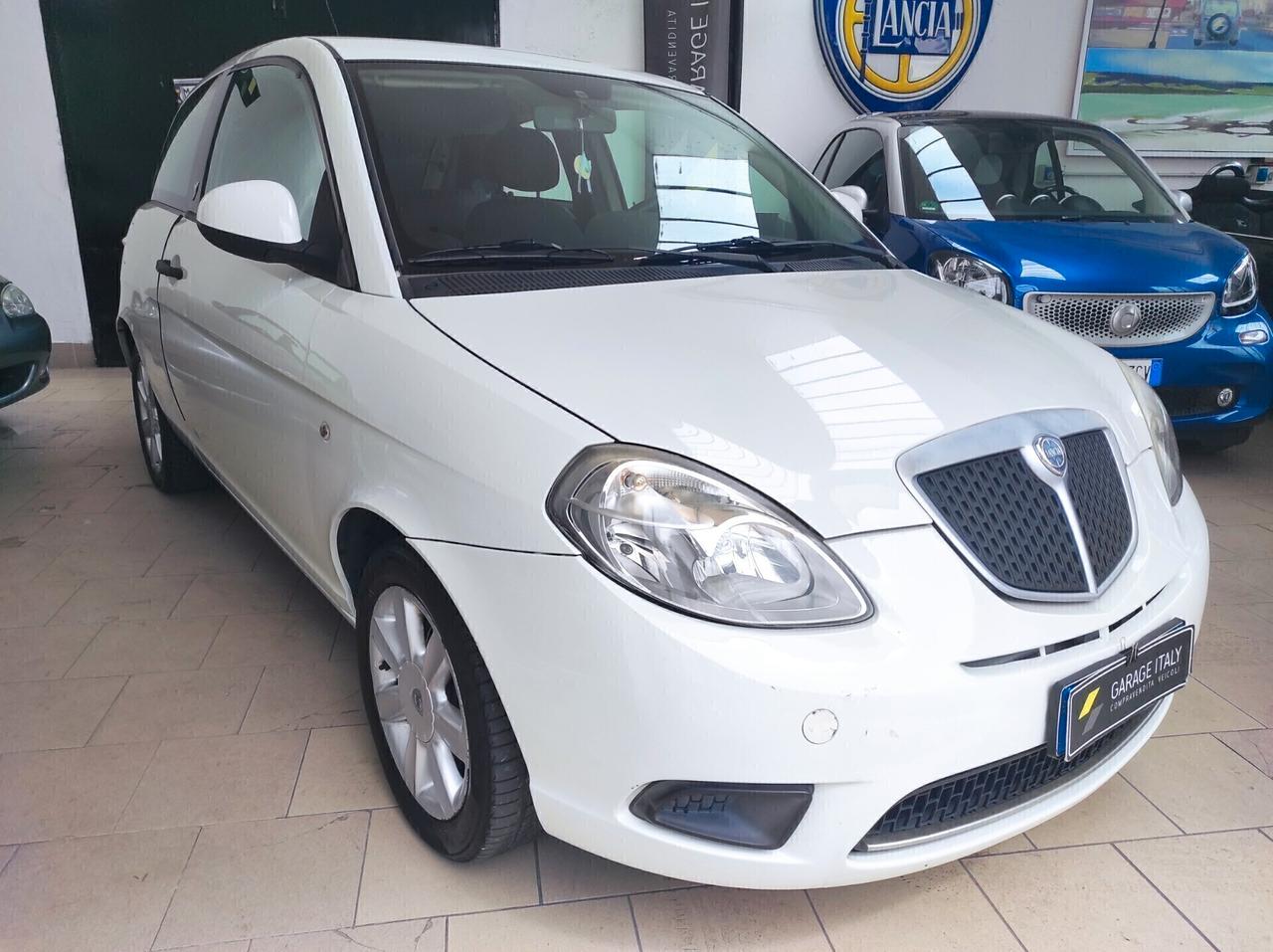 Lancia Ypsilon 1.2 Argento NEOPATENTATI