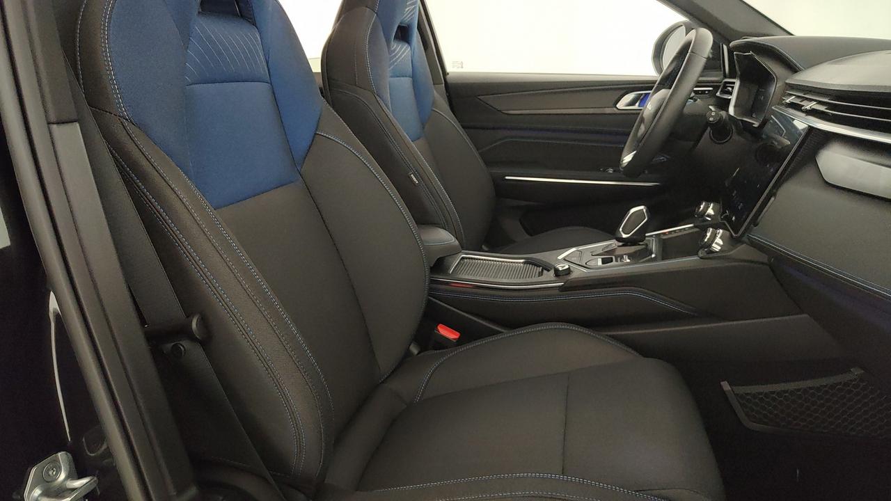 LYNK & CO 01 1.5 td phev auto