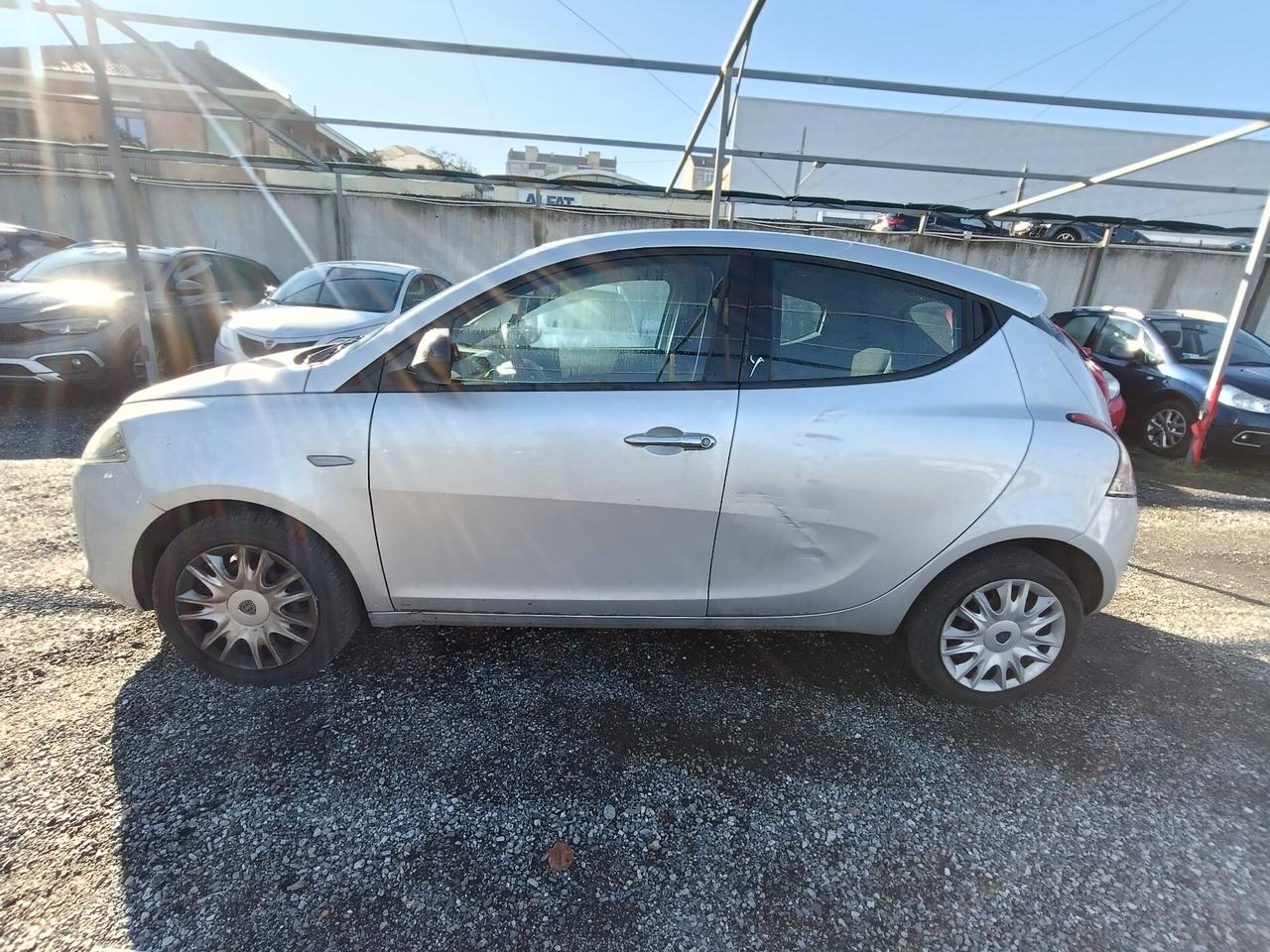 Lancia Ypsilon 1.2 69 CV 5 porte S&S Platinum