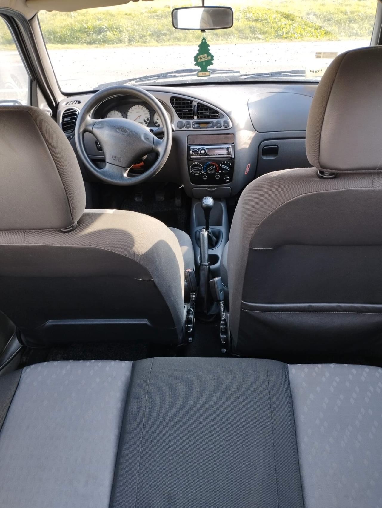 Ford Fiesta 1.2i 16V cat 3 porte Ghia