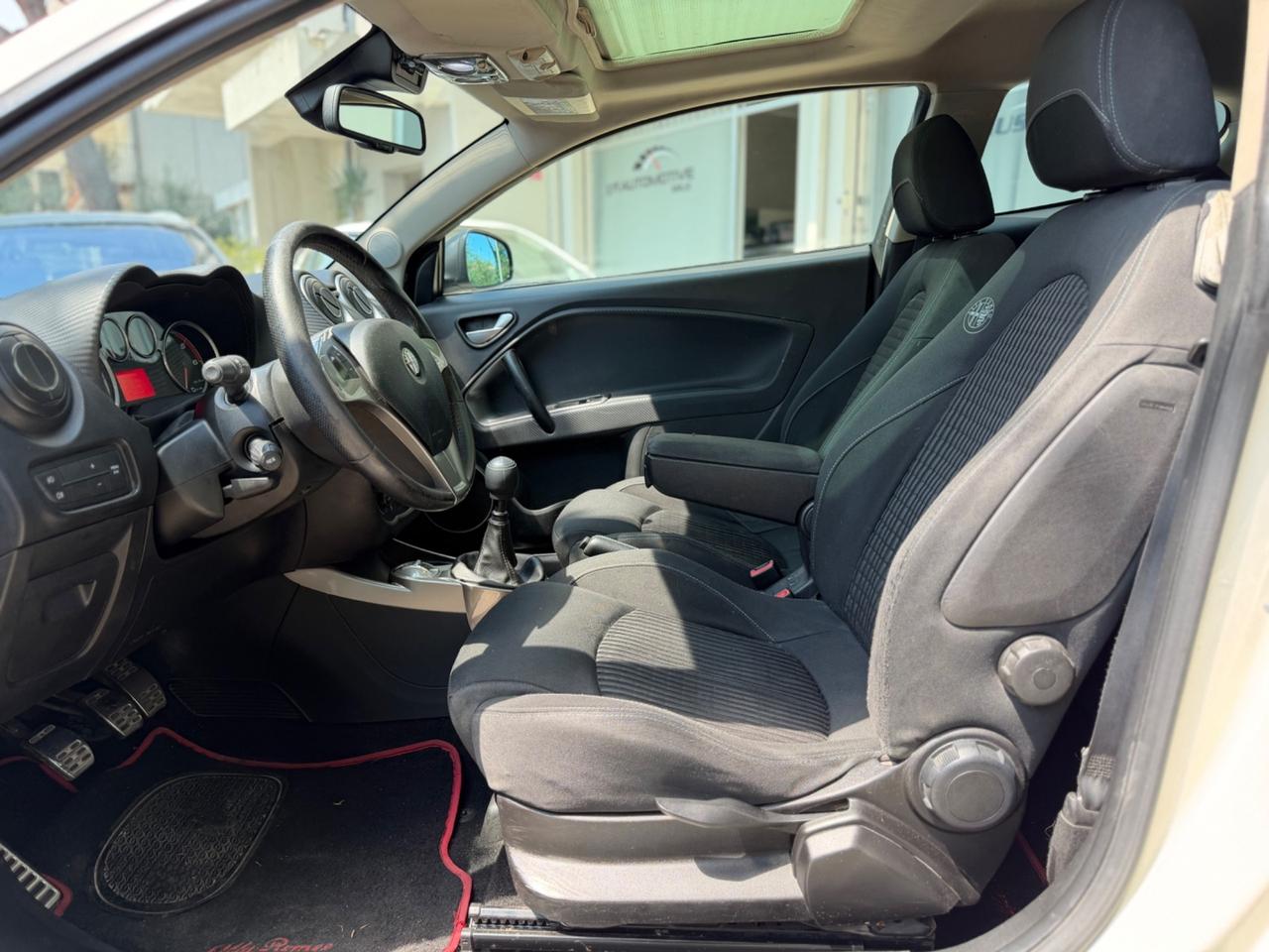 Alfa Romeo MiTo 1.6 JTDm 16V Distinctive Premium Pack