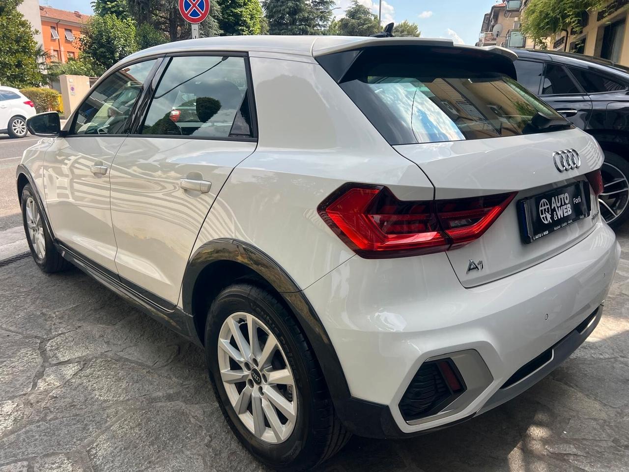 AUDI A1 ALLSTREET 30 TFSI S-TRONIC BUSINESS NEOP