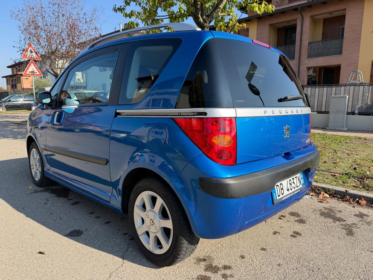 Peugeot 1007 1.4 Happy