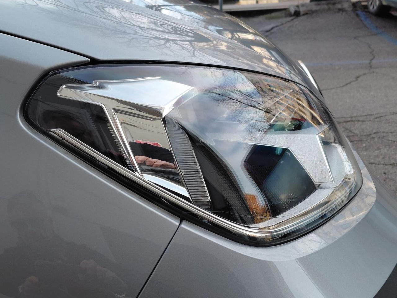 Volkswagen up! High up! #8348