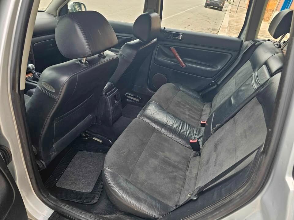 Volkswagen Passat 1.9 TDI/130 CV cat Var. H.line