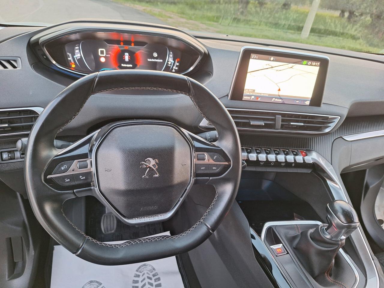 Peugeot 3008 BlueHDi 120 cv NAVI 2018