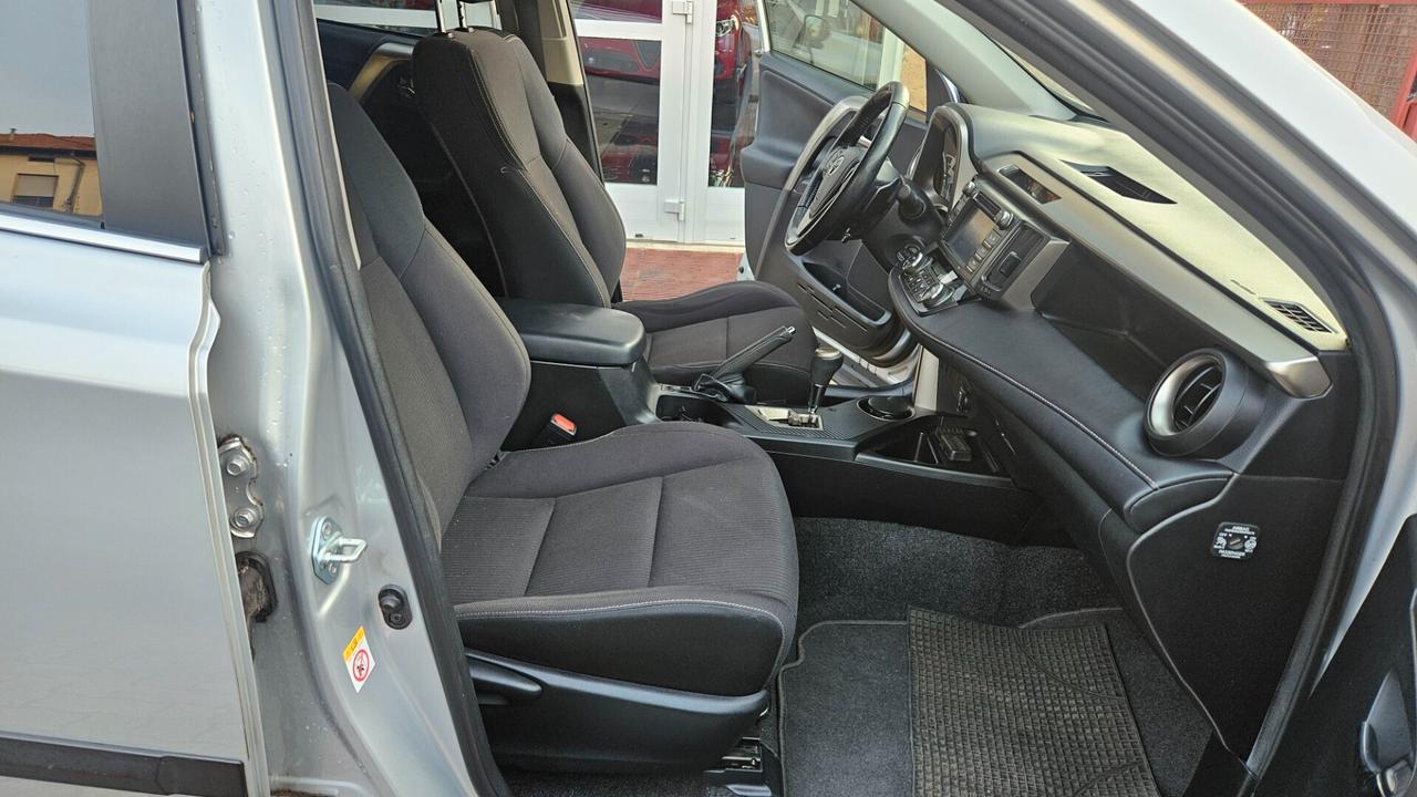 Toyota RAV 4 2.2 d-cat Active 4wd 150cv auto CAMERA-CRUISE