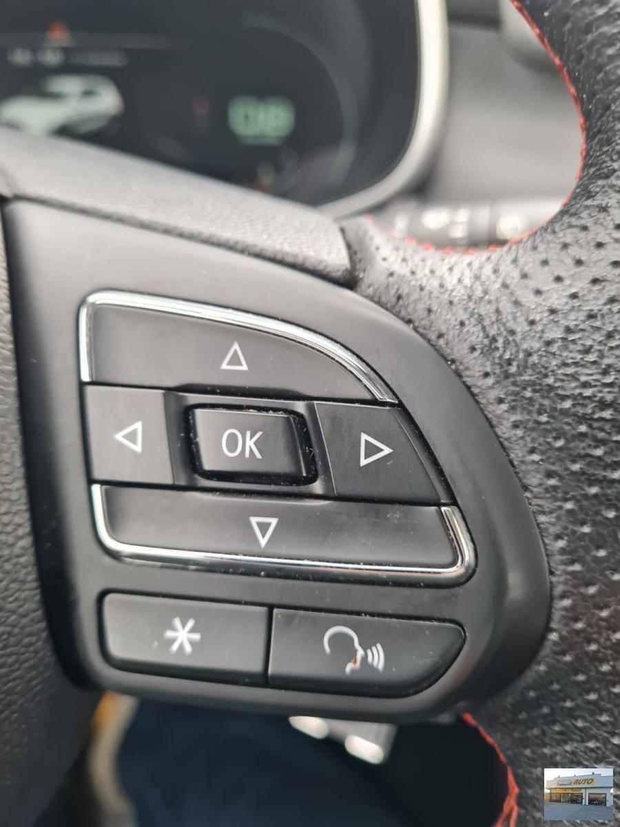 MG ZS Luxury 1.5 Benzina-Anno 2022