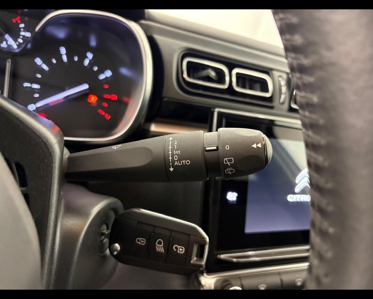 CITROEN C3 1.2 puretech Shine s&s 83cv