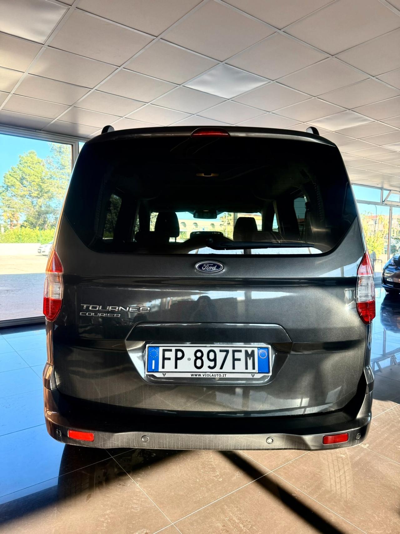 Ford Tourneo Courier 1.5 TDCI 75 CV Titanium