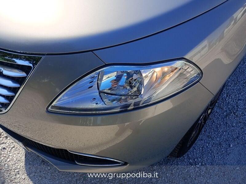 Lancia Ypsilon III 2011 Benzina 0.9 t.air Silver ecochic metano 80cv E6