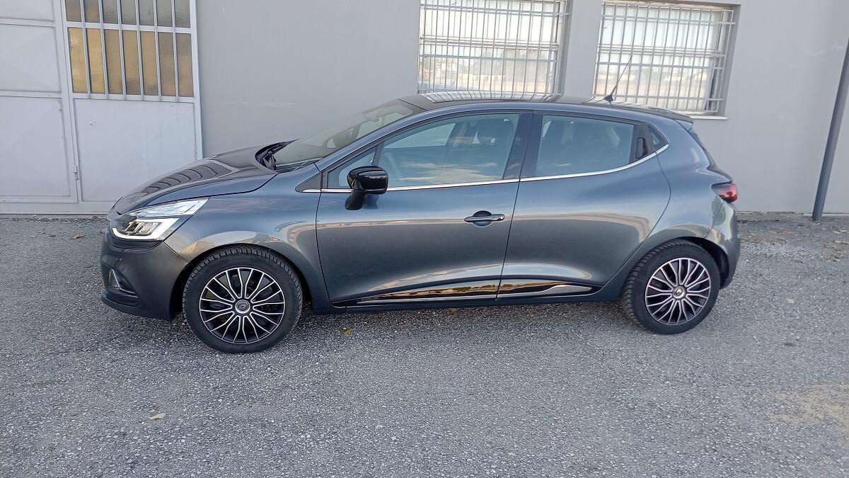 Renault Clio 1.5 dci Moschino Zen -