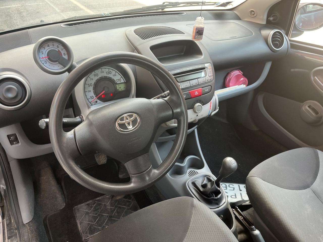 Toyota Aygo 1.0 12V VVT-i 5 porte ok neopatentati