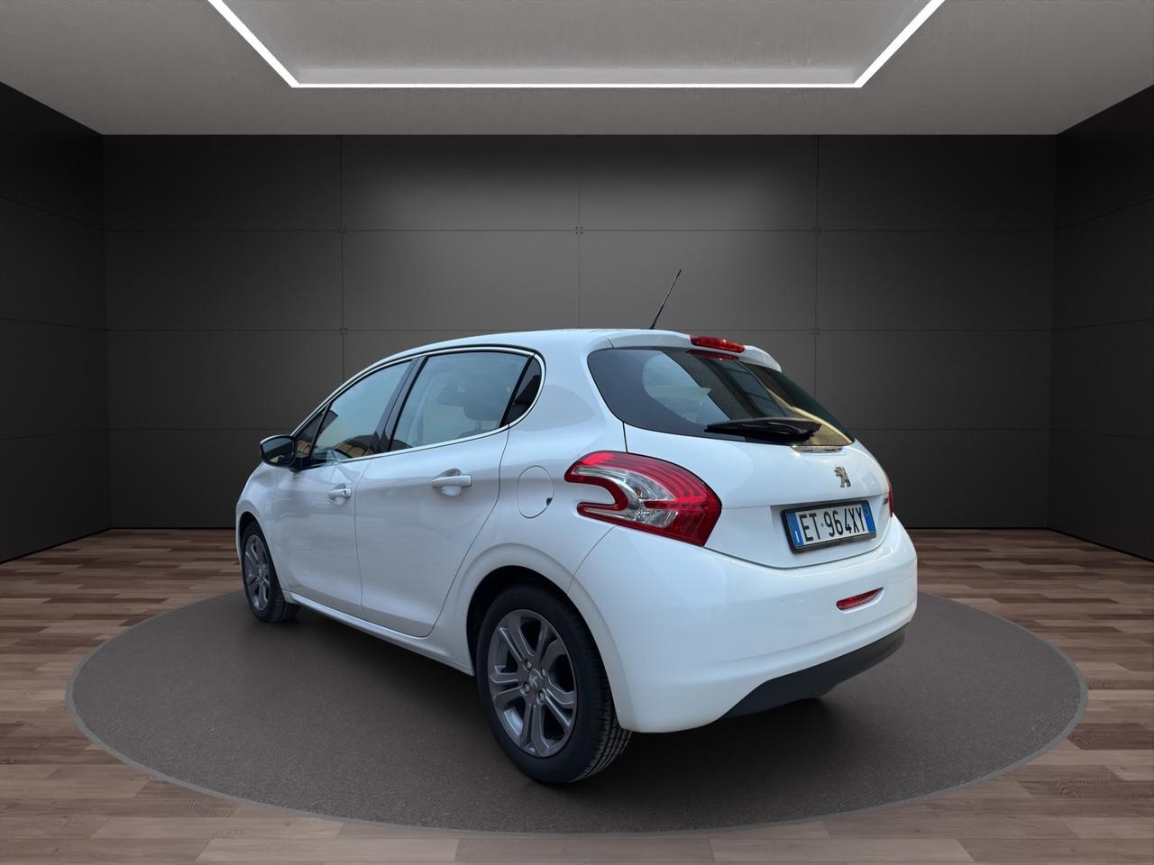 Peugeot 208 1.4 HDi 68 CV 5 porte Allure