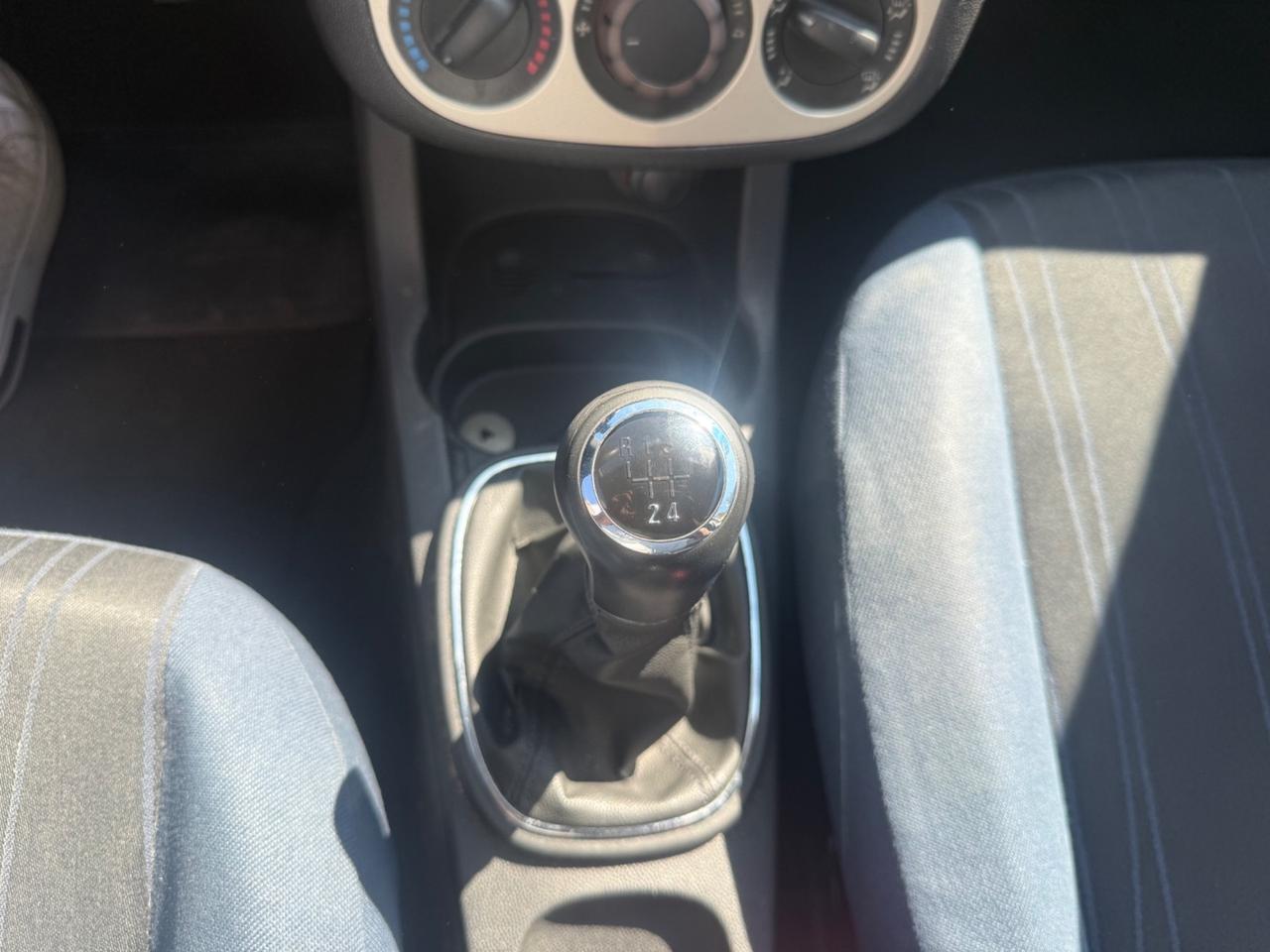 Opel Corsa 1.2 5 porte benzina