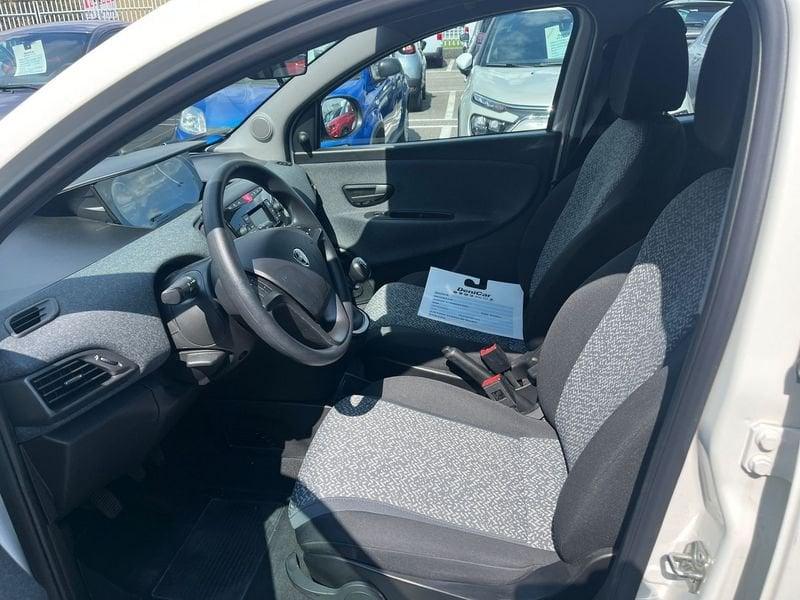 Lancia Ypsilon Ypsilon 1.0 FireFly 5 porte S&S Hybrid Silver