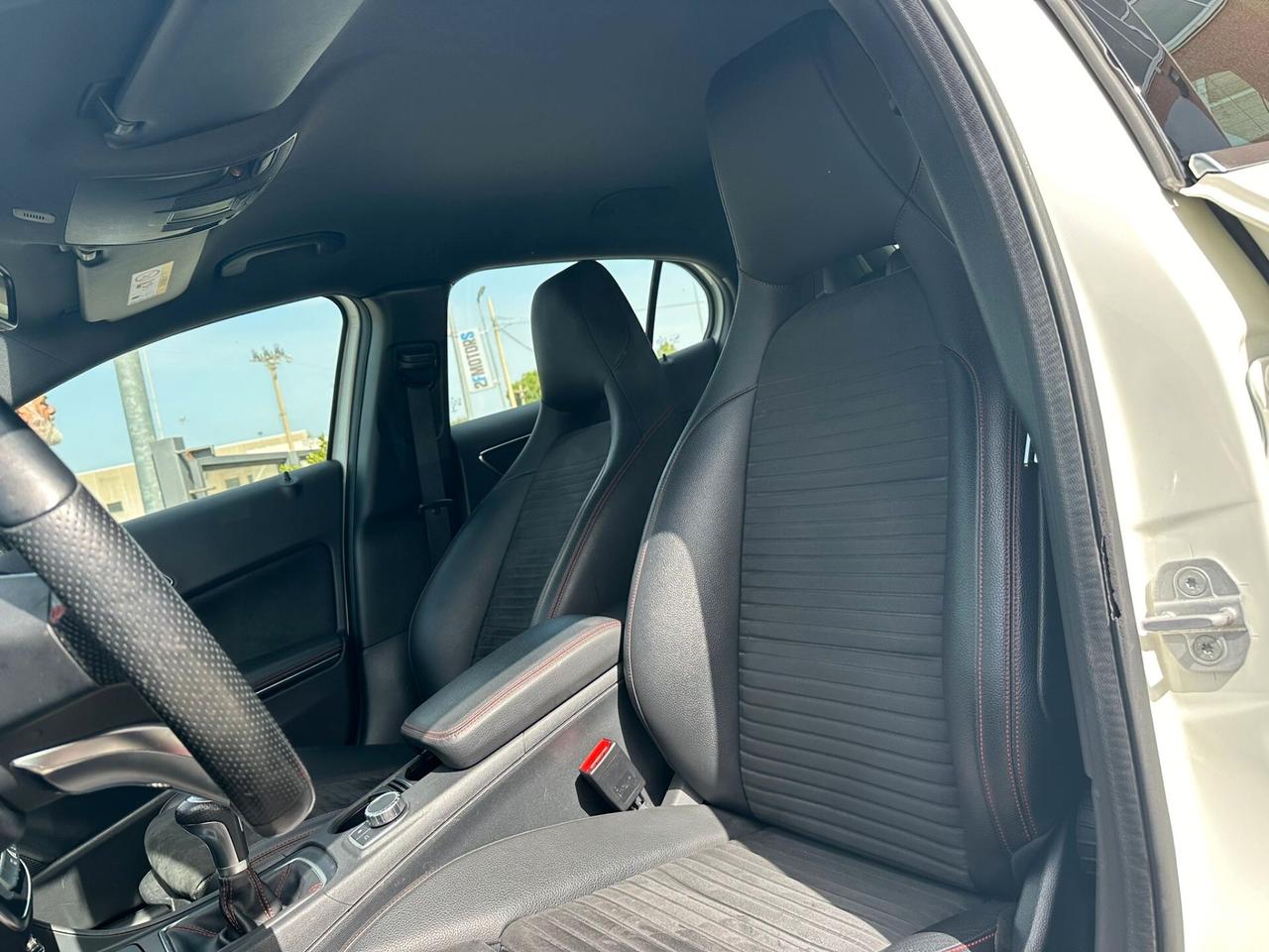 Mercedes-benz GLA 180 Premium