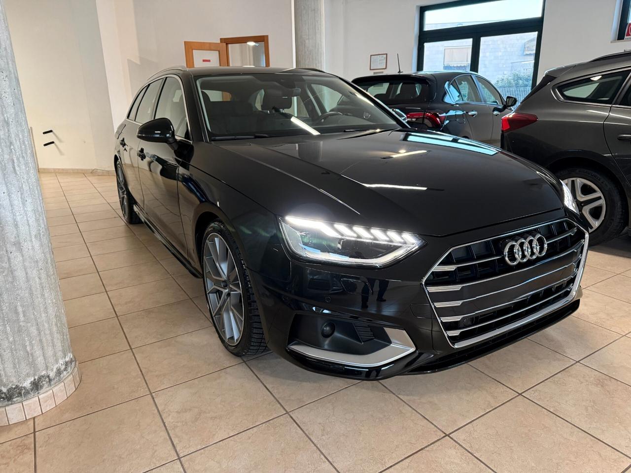 Audi A4 Avant 30 TDI/136 CV S tronic line edition