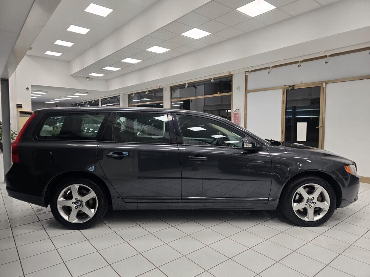 Volvo V70 2.4 d5 185 cv Momentum