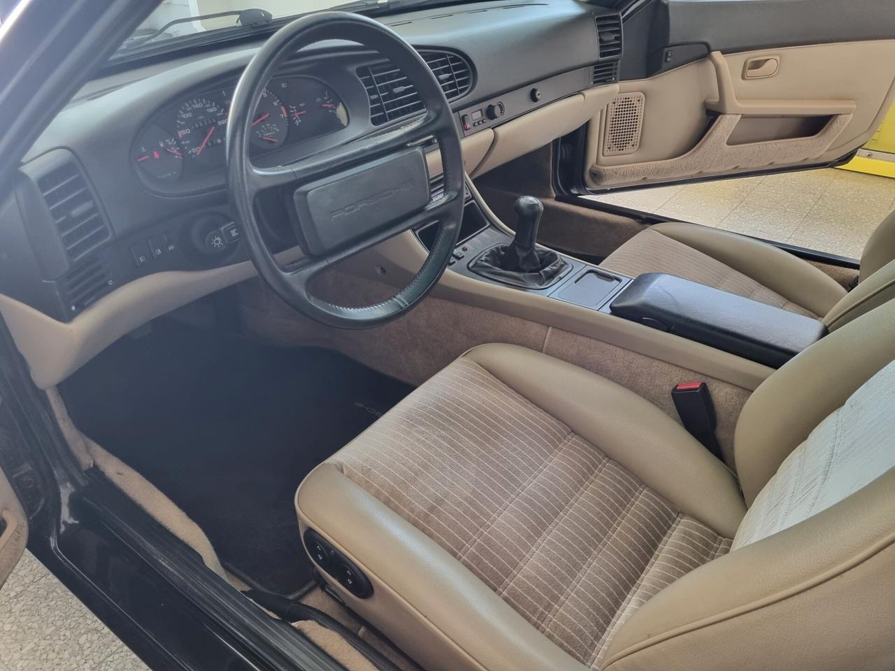 Porsche 944 allestimento S2, clima, sedili elettrici