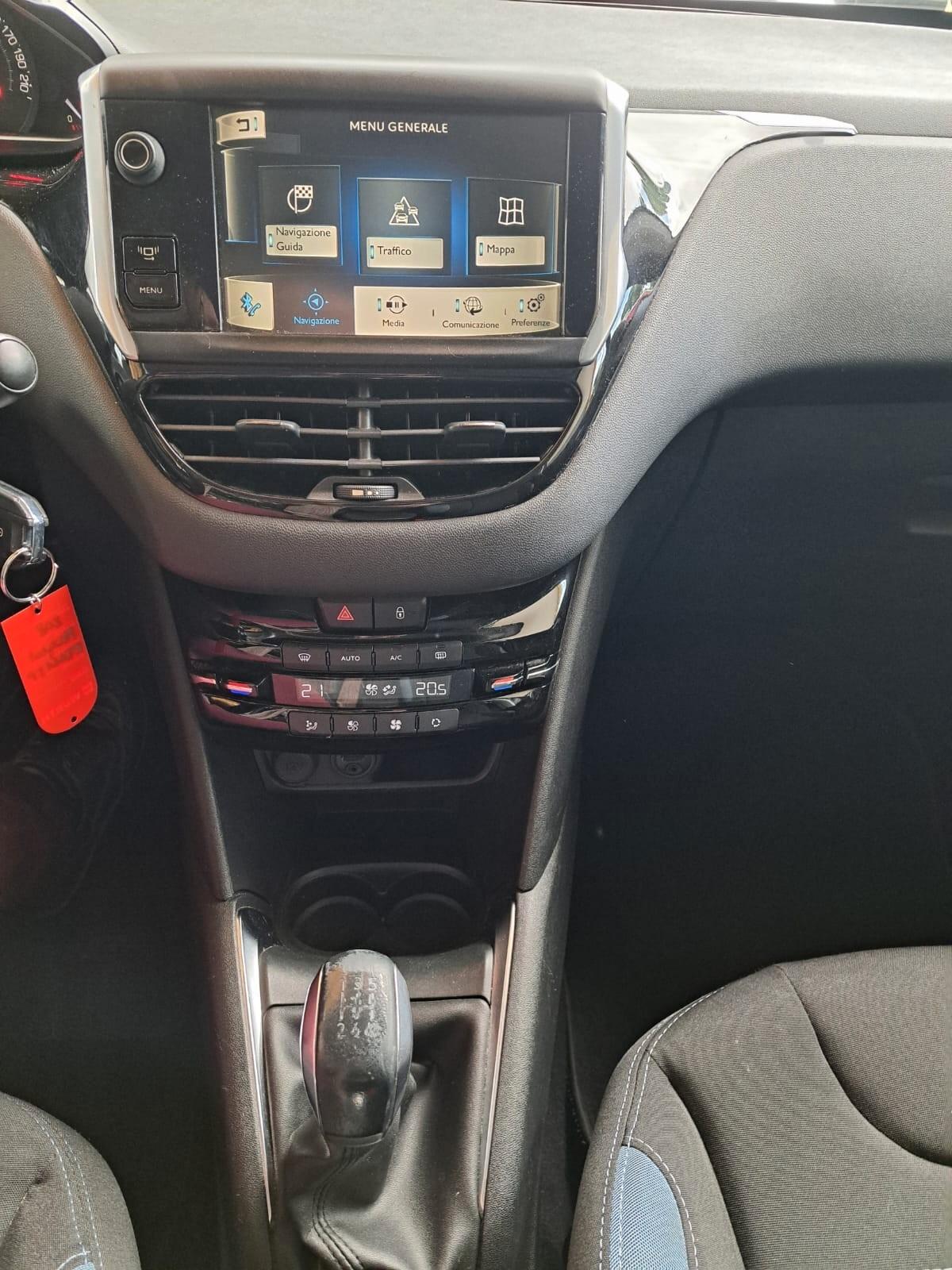 Peugeot 208 1.4 HDi 68 CV 5 porte Allure