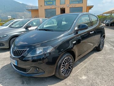 Lancia Ypsilon 1.0 FireFly 5 porte S&S Hybrid Platino