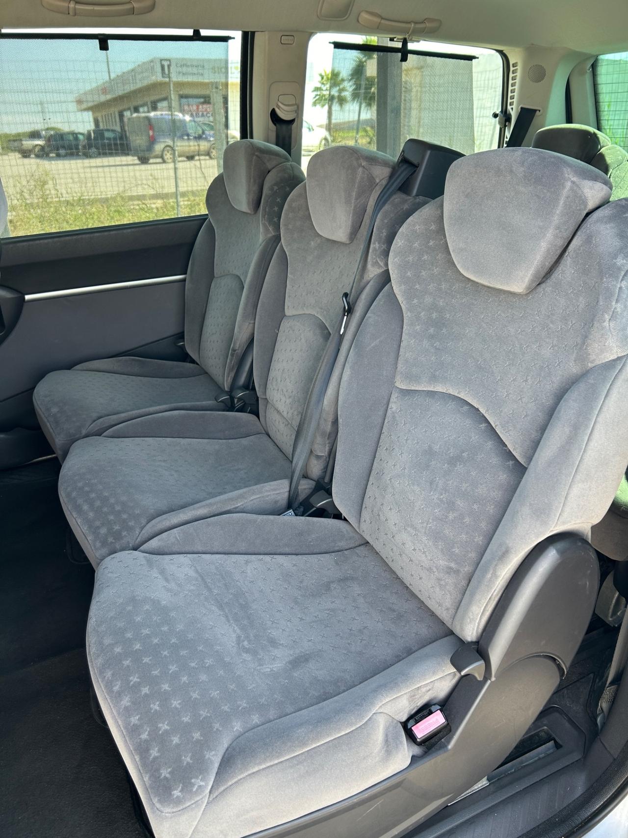 Peugeot 807 2.0 HDi FAP SR