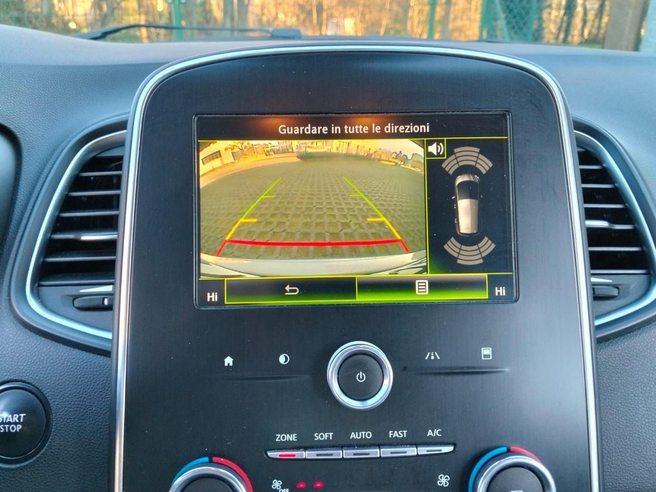 Renault Scenic Blue dCi 120 CV Initiale Paris*Navi*Camera