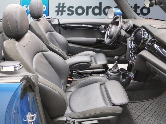 MINI Mini 1.5 Cooper Essential Cabrio