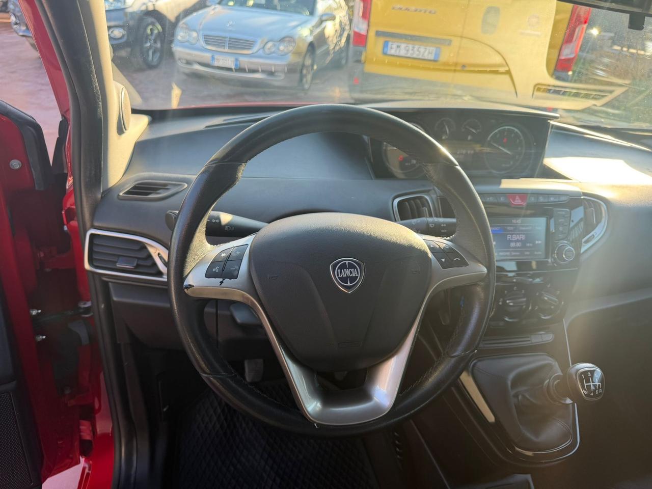 Lancia Ypsilon 1.0 FireFly 5 porte S&S Hybrid Ecochic Gold