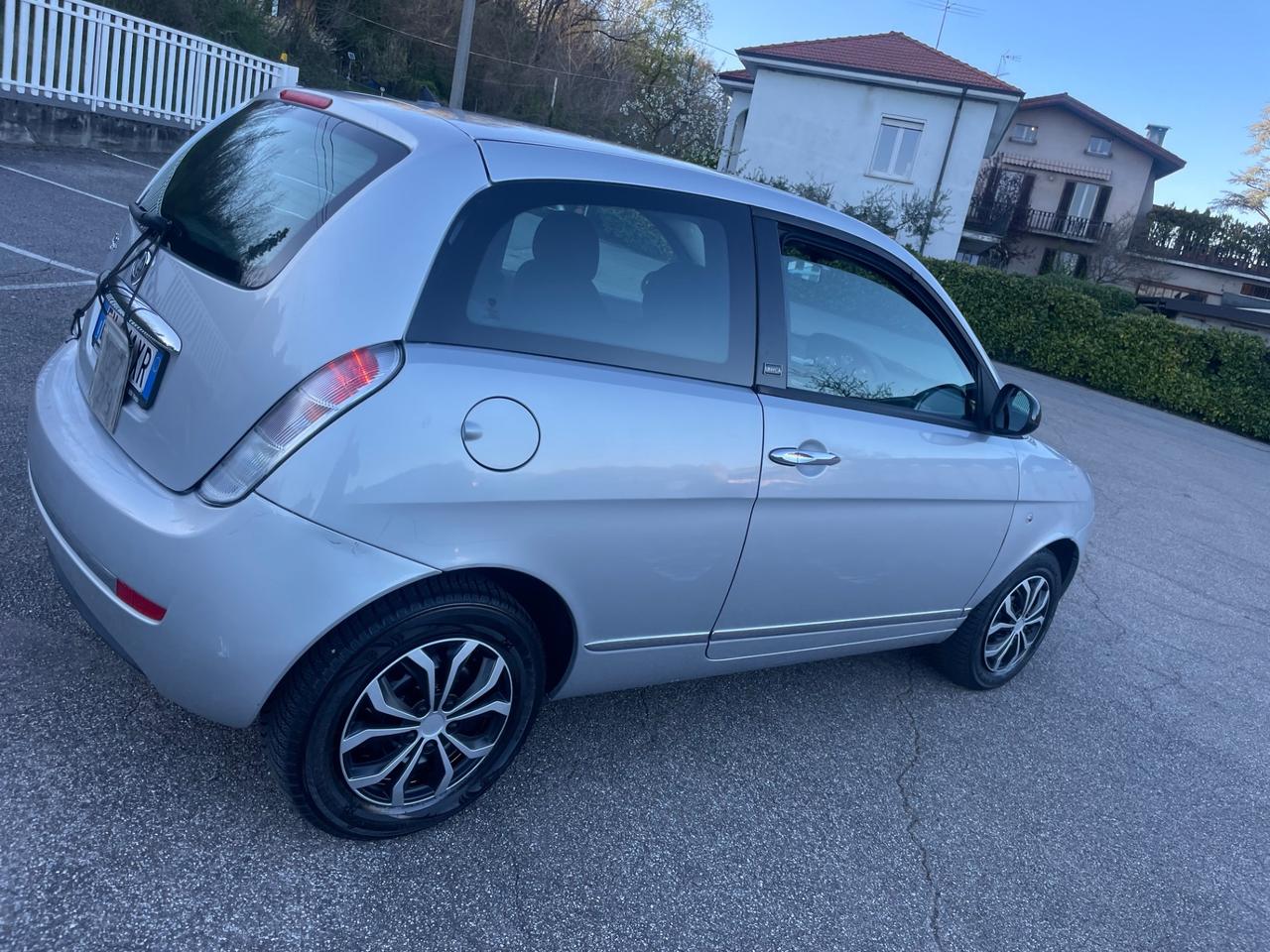 Lancia Ypsilon 1.2 69 CV 5 porte Platinum