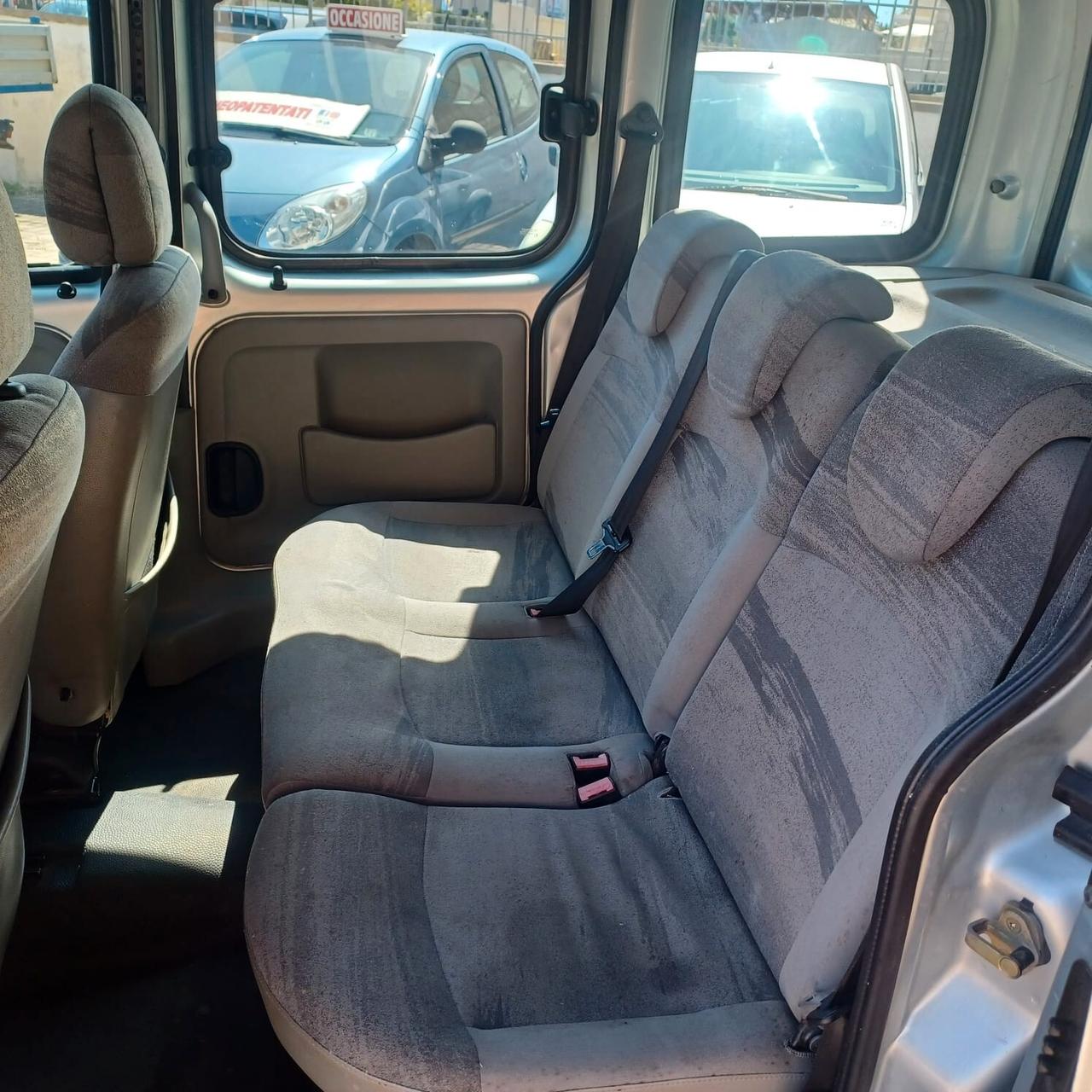 IDEALE PER LAVORO E FAMIGLIA BERLINGO 1.2