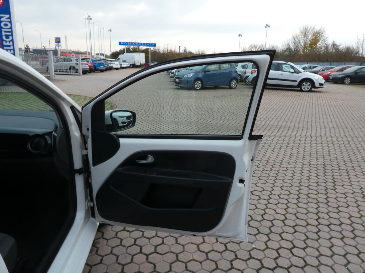 Volkswagen up! 1.0 5p. eco high BlueMotion Technology OK NEOPATENTATI