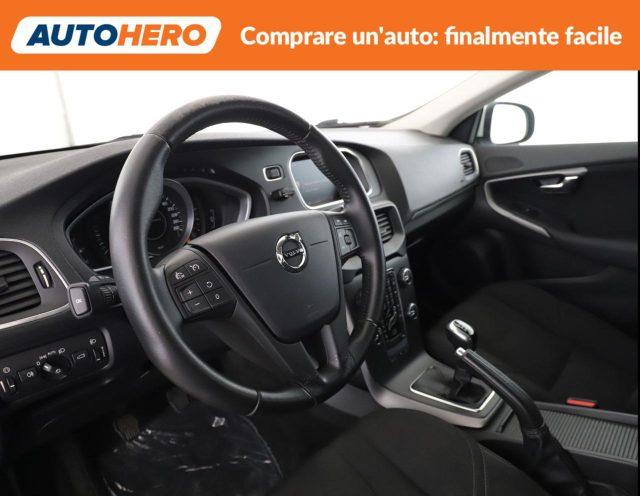VOLVO V40 D2