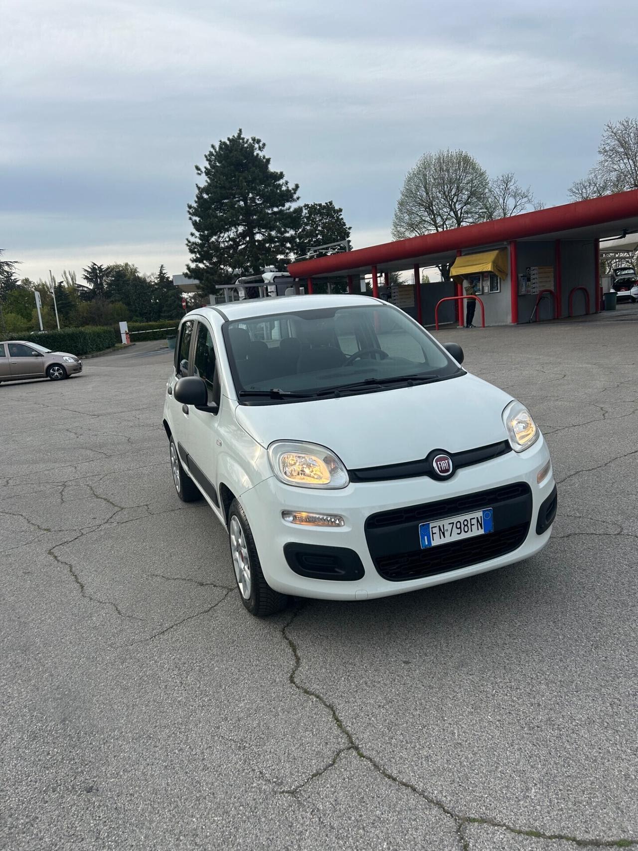 Fiat Panda 900 cc anno 2018 benzina, metano unica proprietaria pari al nuovo