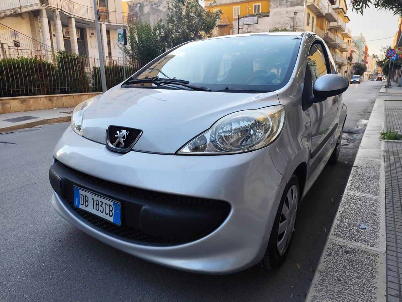Peugeot 107 1.0 BENZINA 68CV 3p