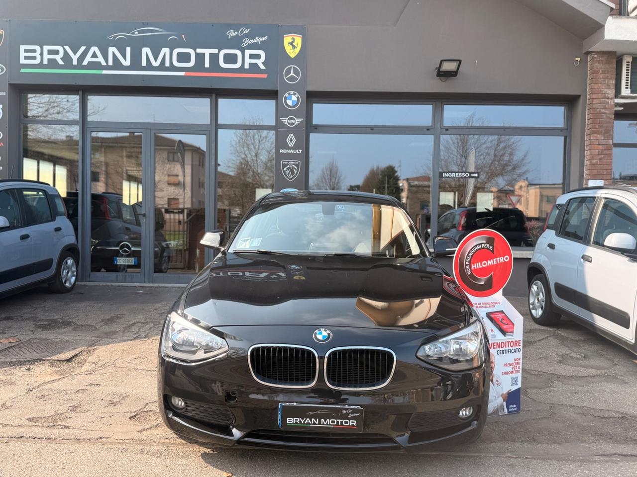 Bmw 118 118d 5p. Unique