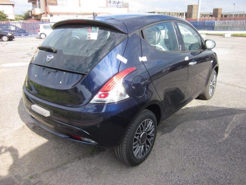 Lancia Ypsilon FireFly 5 porte S&S Hybrid Silver * NUOVE *