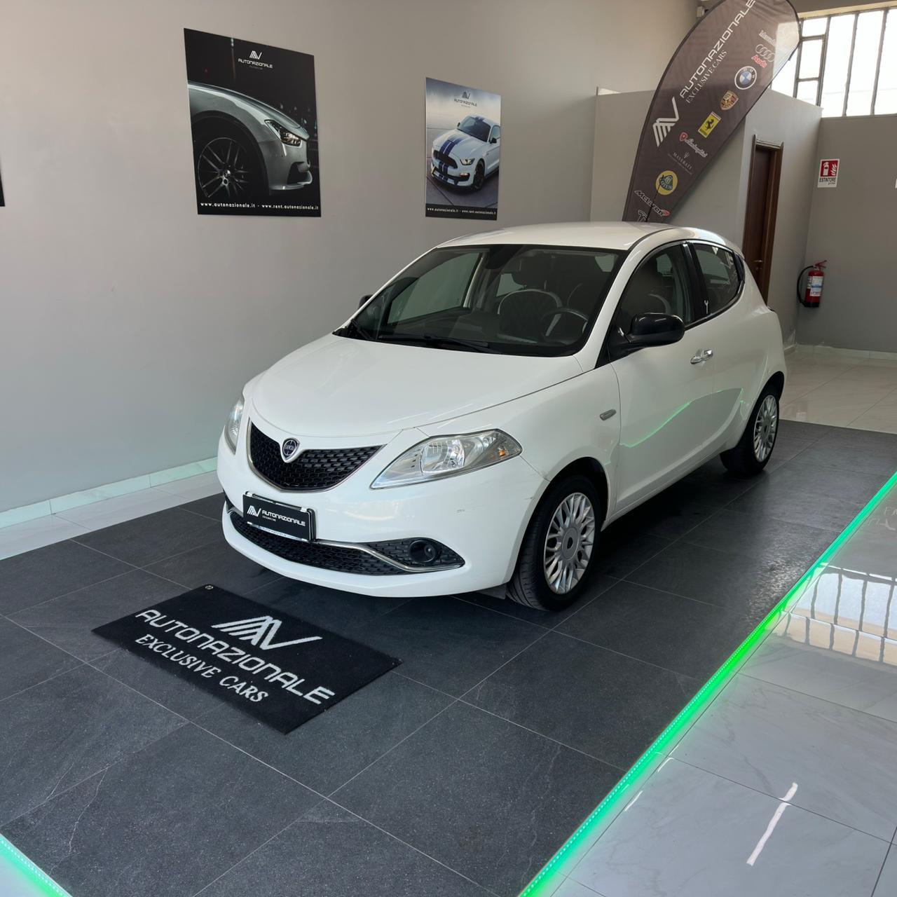Lancia Ypsilon 1.2 69 CV 5 porte Gold my18