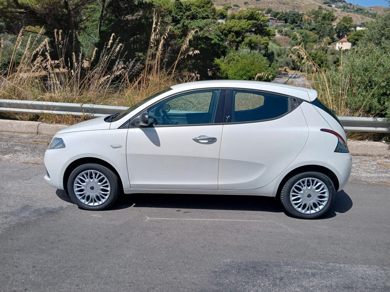 Lancia Ypsilon 1.2 Silver